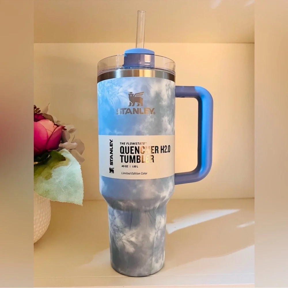 🎉LAST PIECE🎉Stanley 40 oz. Quencher‎ H2.0 FlowState Tumbler Ocean Tie Dye - Picture 5 of 9
